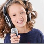 Как проходят занятия вокалом у детей и чем они полезны