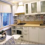 Как выбрать рулонные шторы на кухню